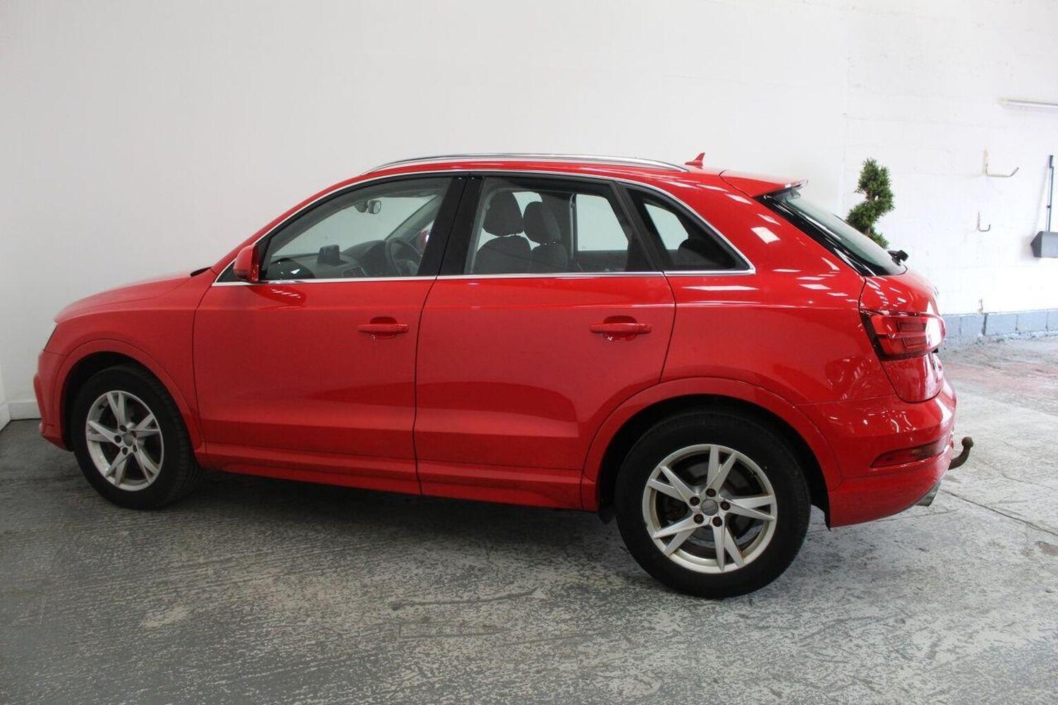 Used Audi Q3 2015 for sale - 76211895: Photo 10