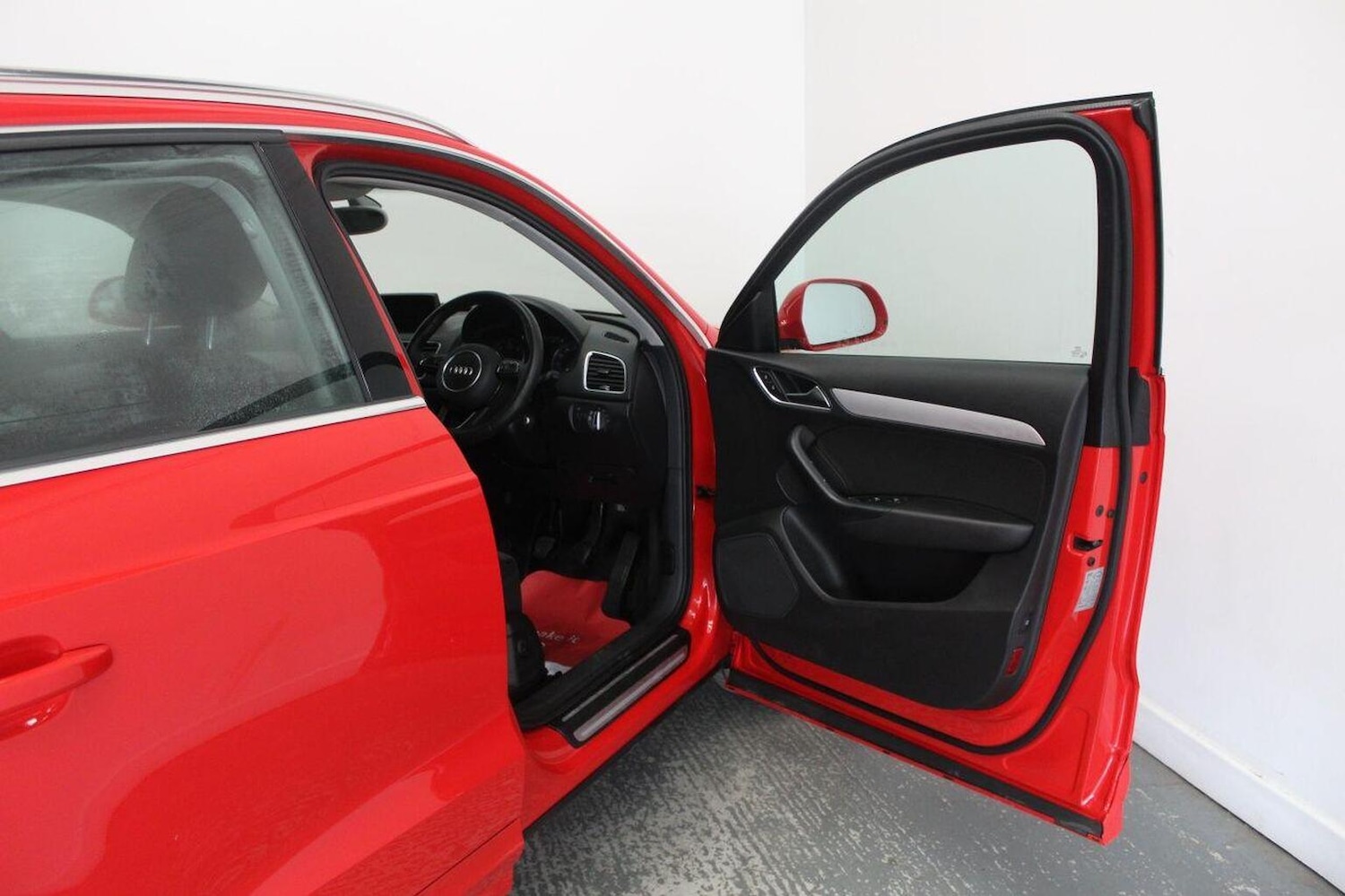 Used Audi Q3 2015 for sale - 76211895: Photo 24