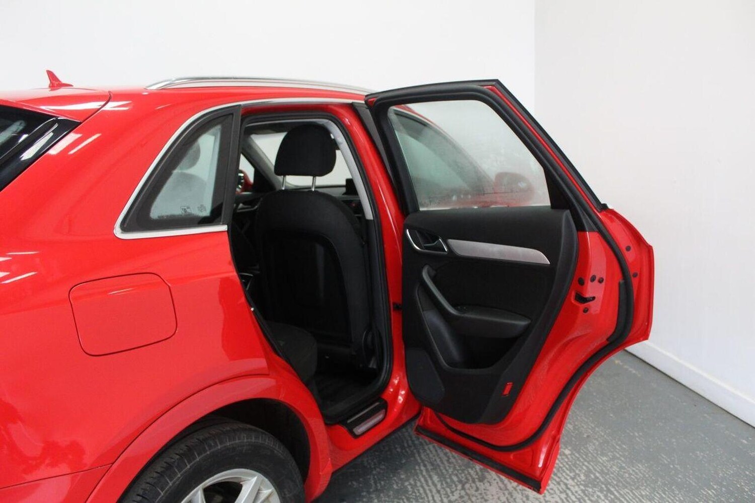 Used Audi Q3 2015 for sale - 76211895: Photo 25