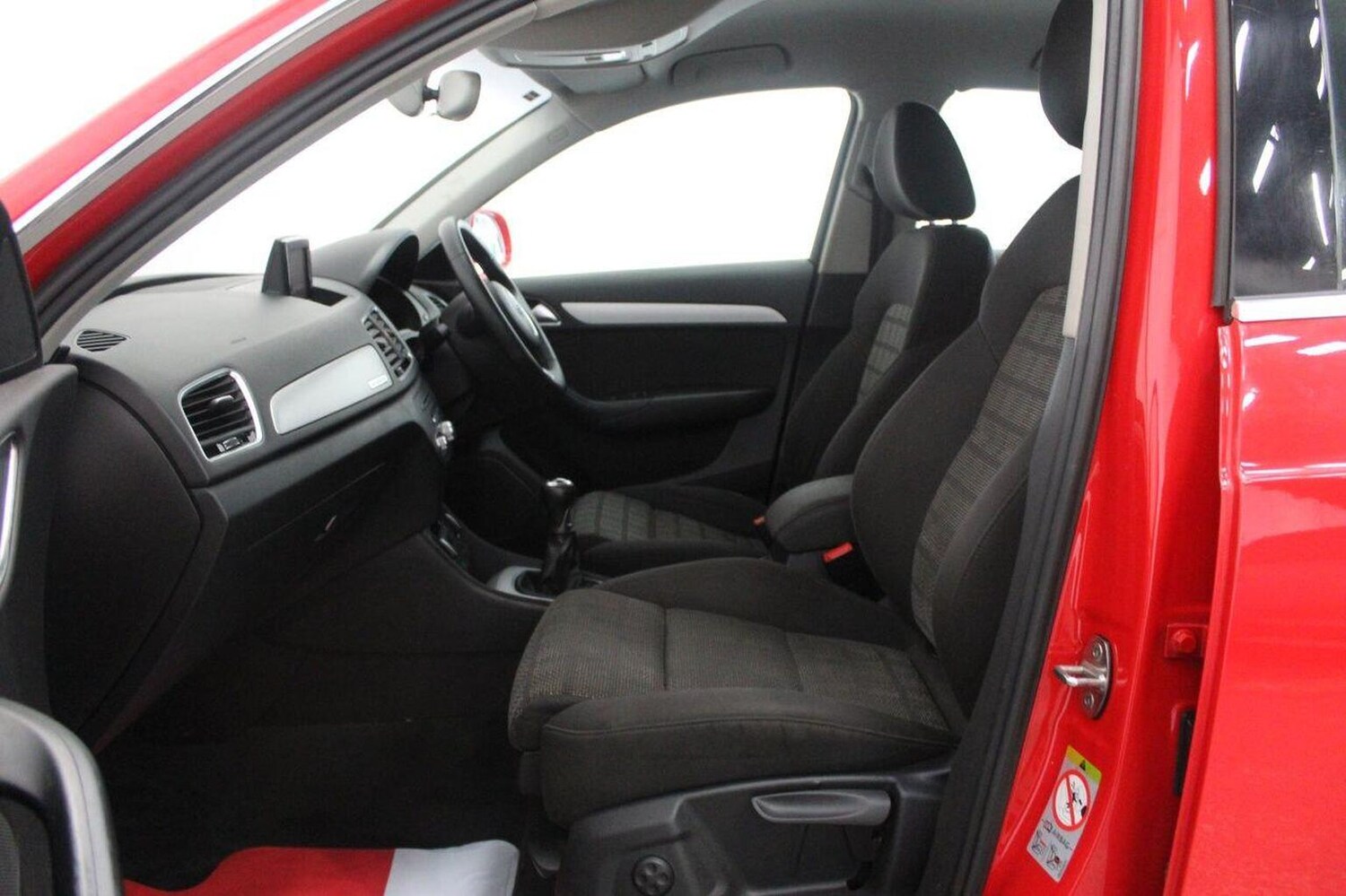 Used Audi Q3 2015 for sale - 76211895: Photo 49