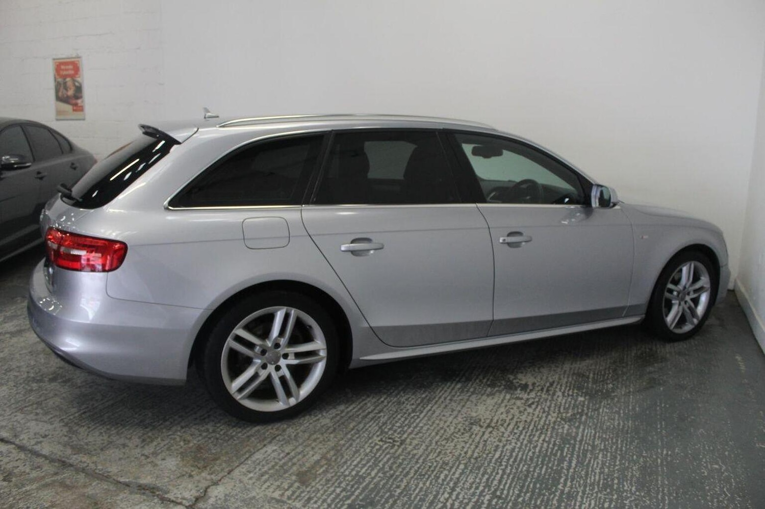 Used Audi A4 Avant 2015 for sale - 76536842: Photo 11