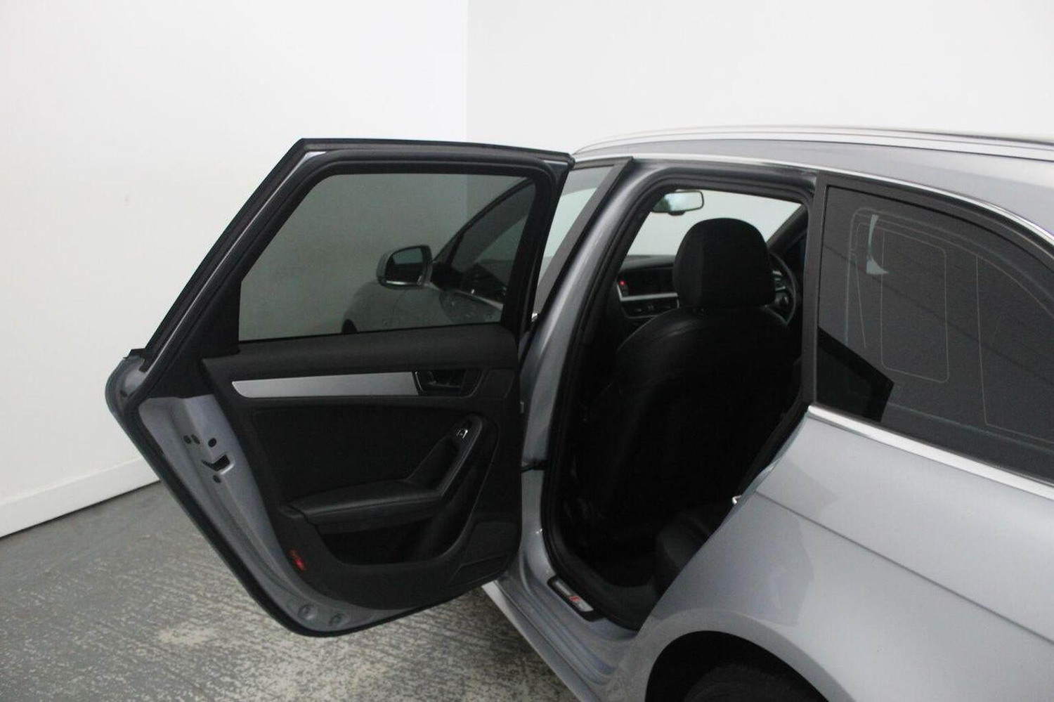 Used Audi A4 Avant 2015 for sale - 76536842: Photo 30