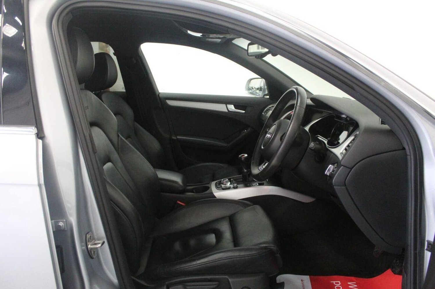 Used Audi A4 Avant 2015 for sale - 76536842: Photo 32