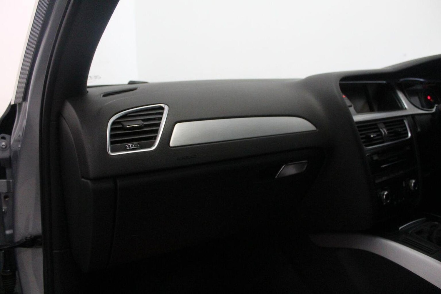 Used Audi A4 Avant 2015 for sale - 76536842: Photo 33