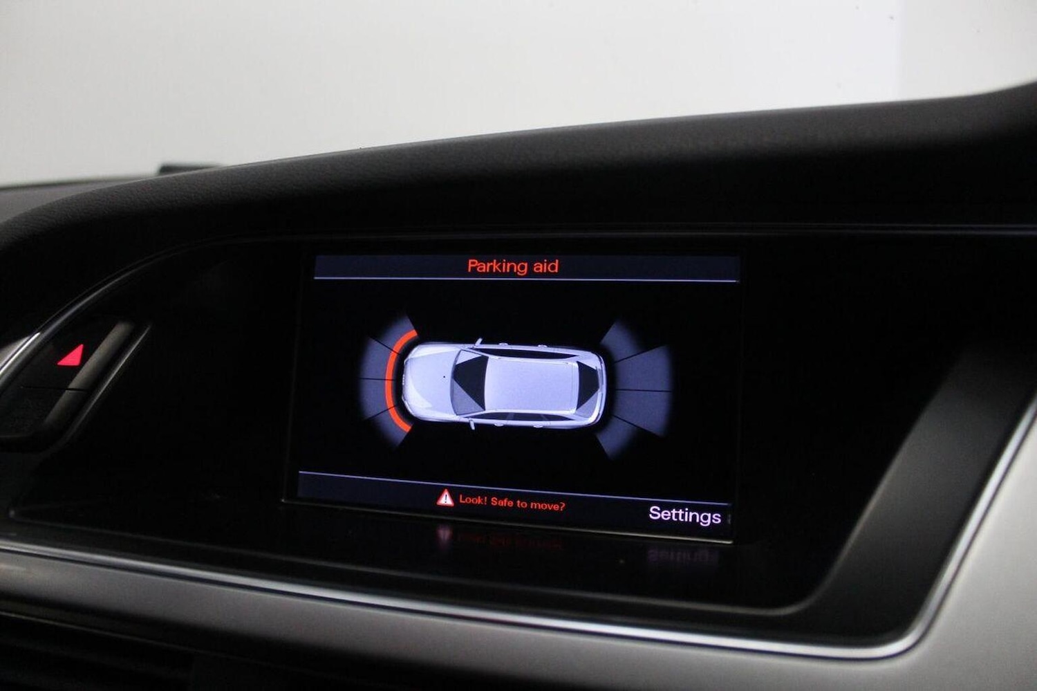 Used Audi A4 Avant 2015 for sale - 76536842: Photo 37