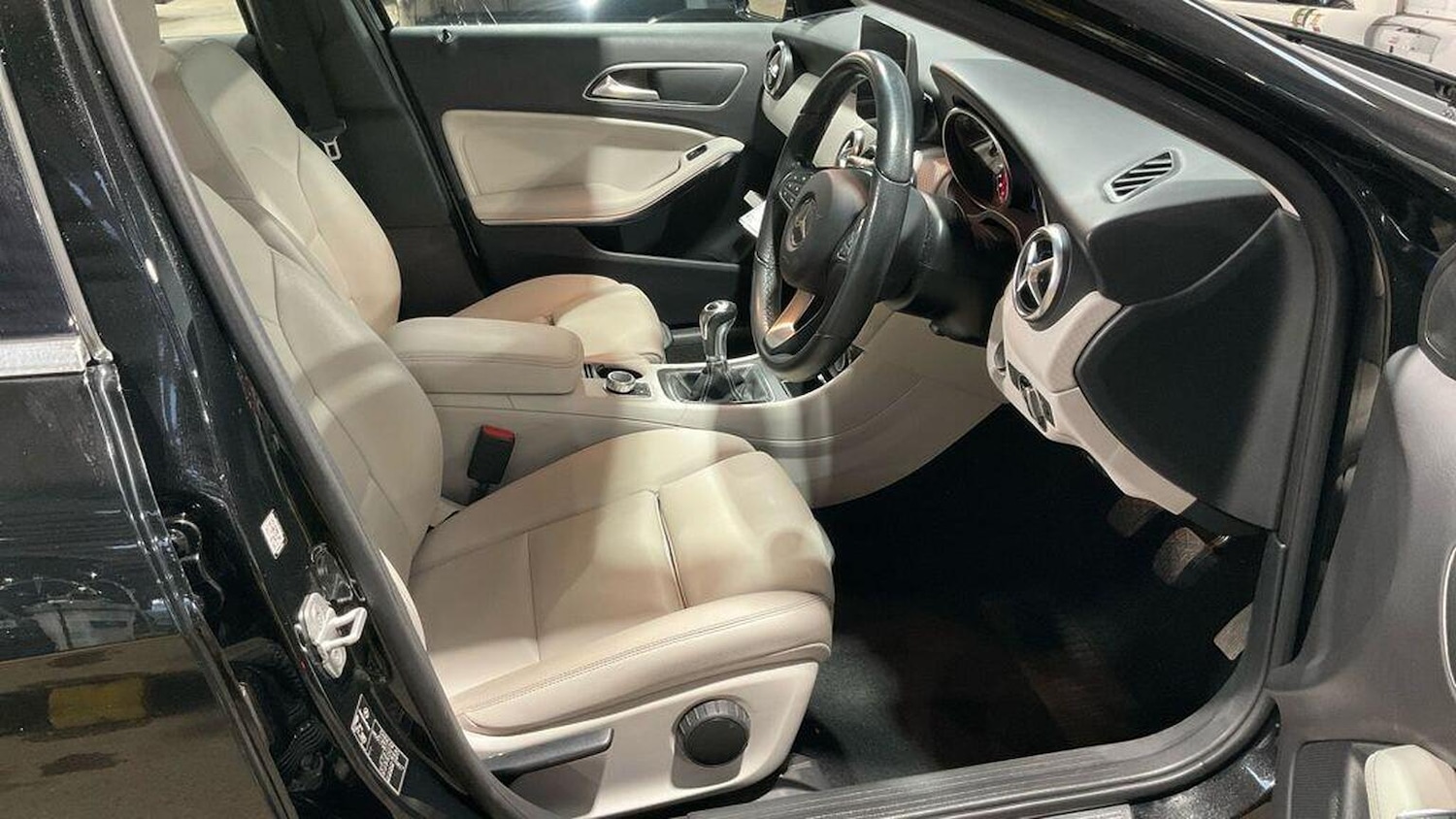 Used Mercedes-Benz A-Class 2017 for sale - 77453357: Photo 14