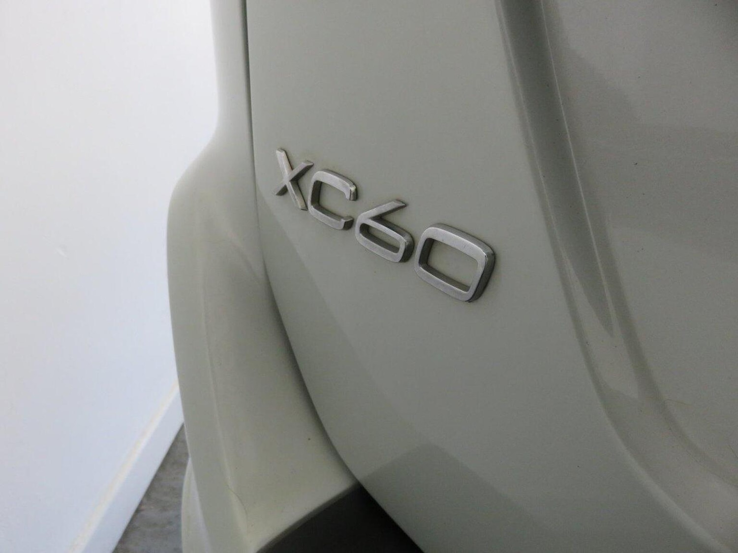 Used Volvo XC60 2013 for sale - 76281442: Photo 16