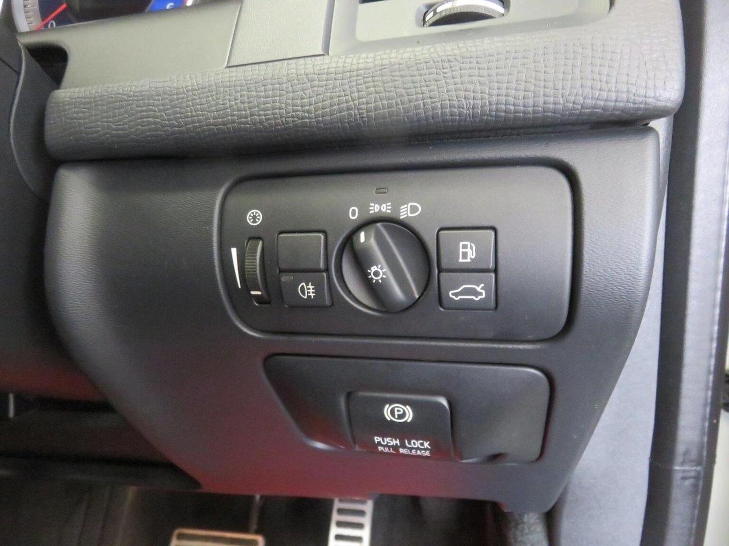 Used Volvo XC60 2013 for sale - 76281442: Photo 46