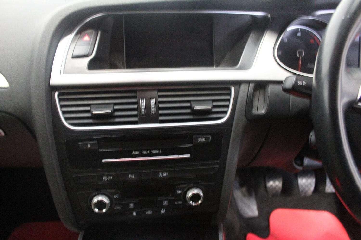 Used Audi A4 2014 for sale - 76579967: Photo 32