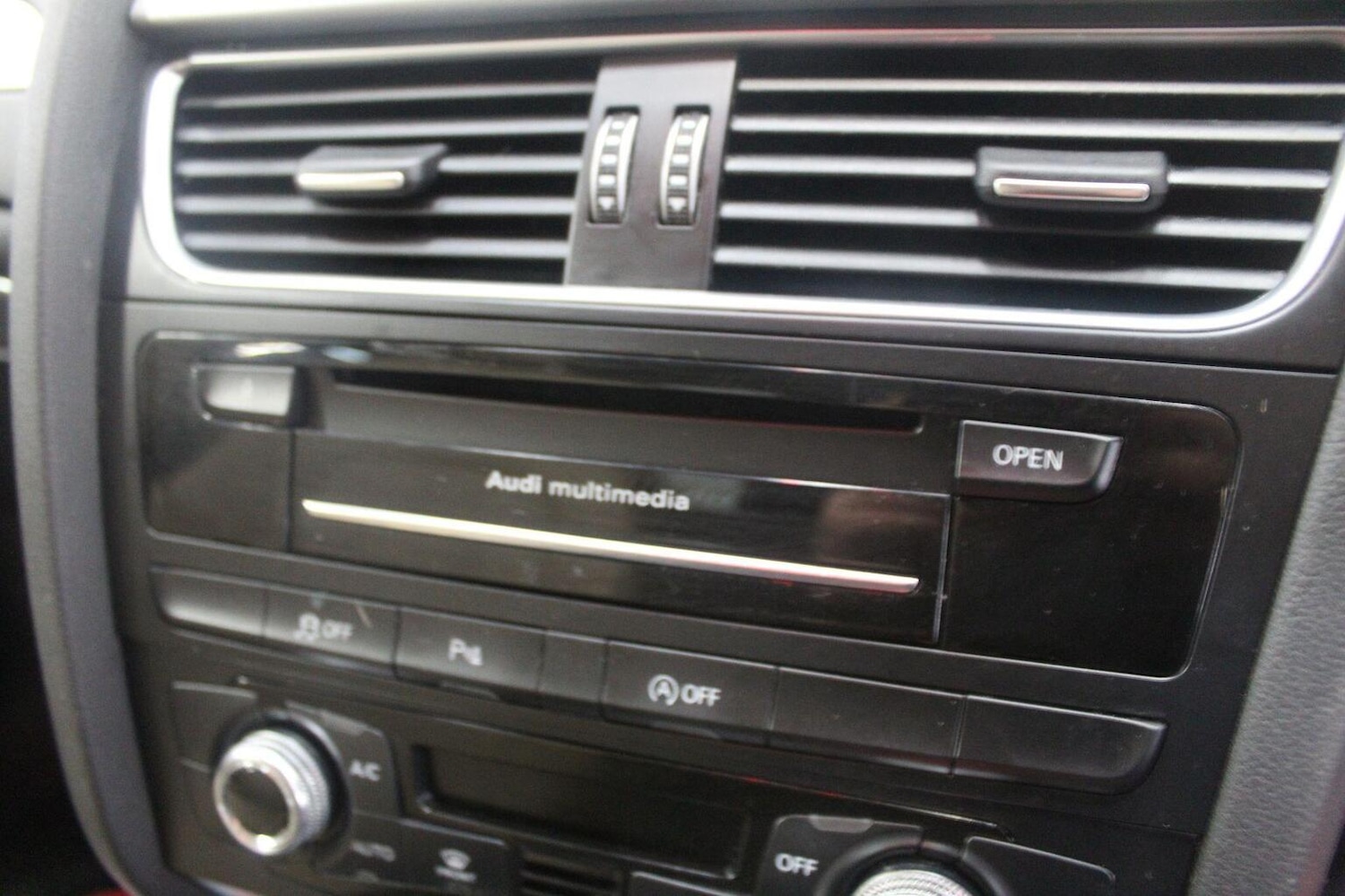 Used Audi A4 2014 for sale - 76579967: Photo 42