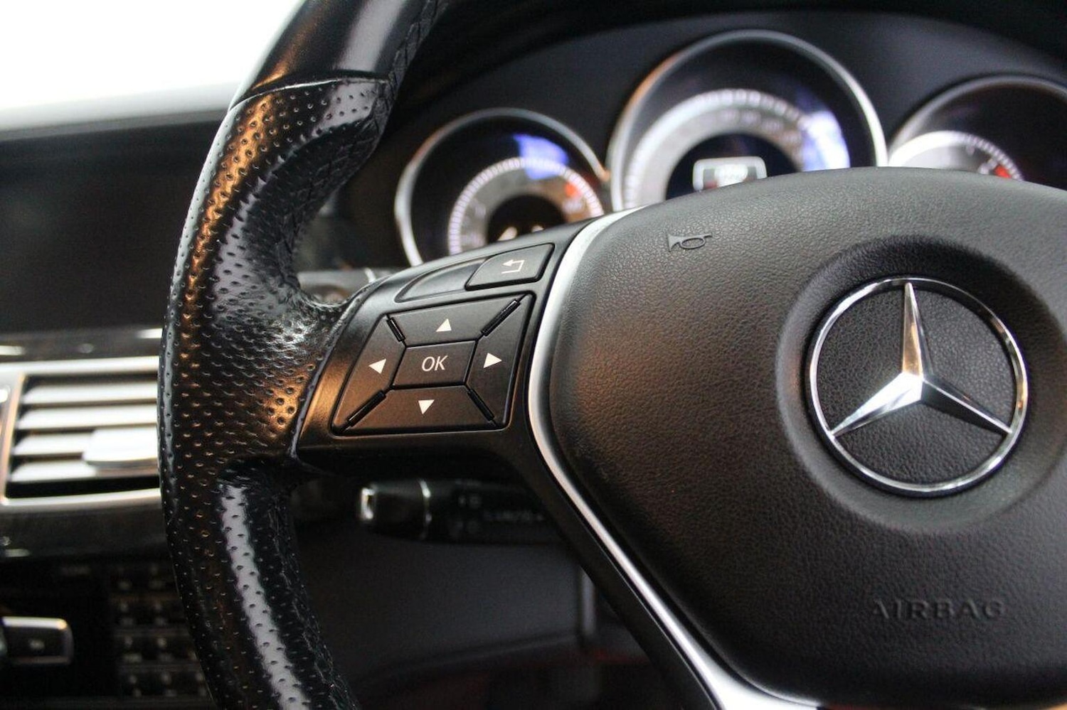 Used Mercedes-Benz CLS 2013 for sale - 77937789: Photo 47