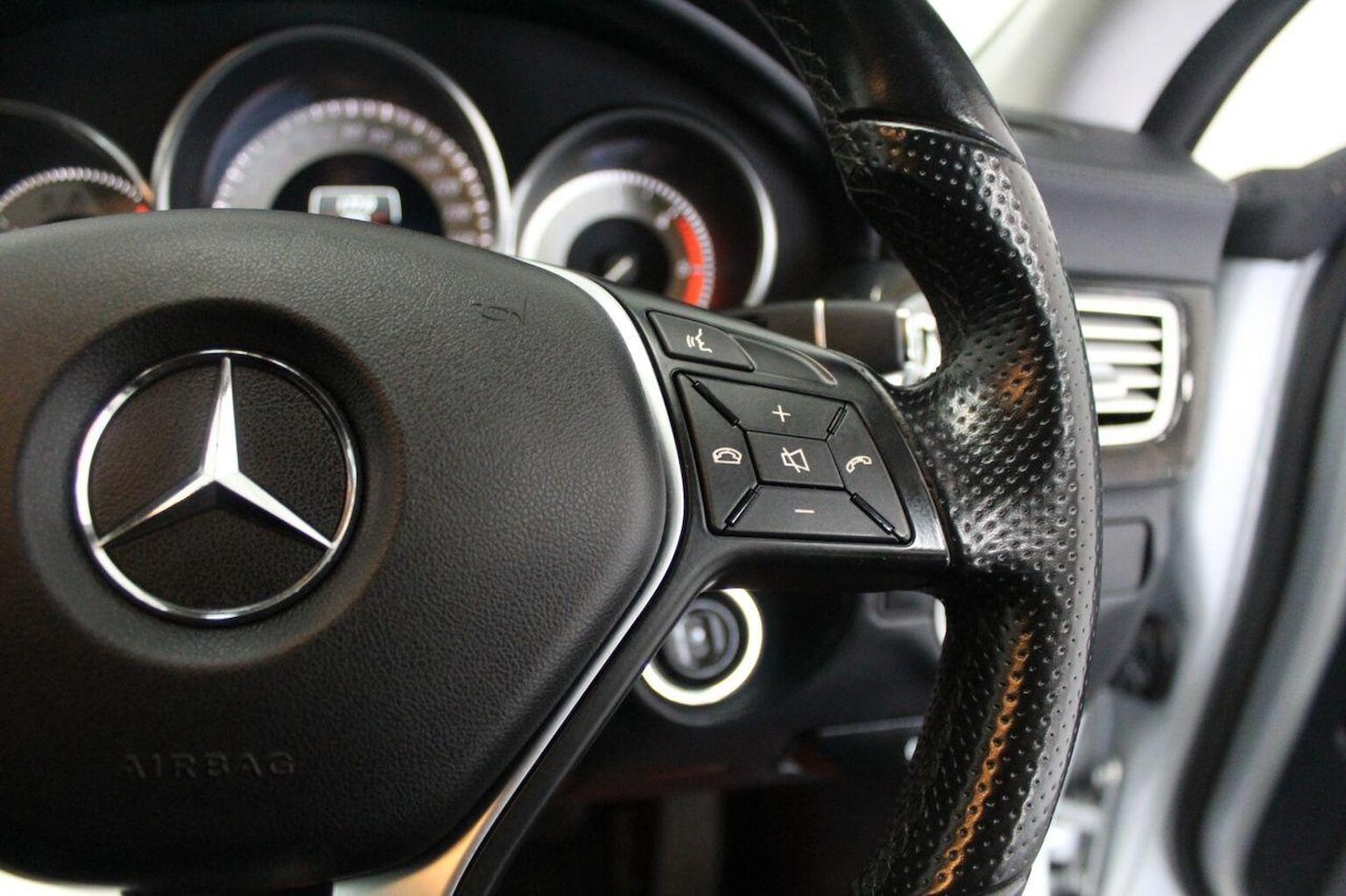 Used Mercedes-Benz CLS 2013 for sale - 77937789: Photo 48