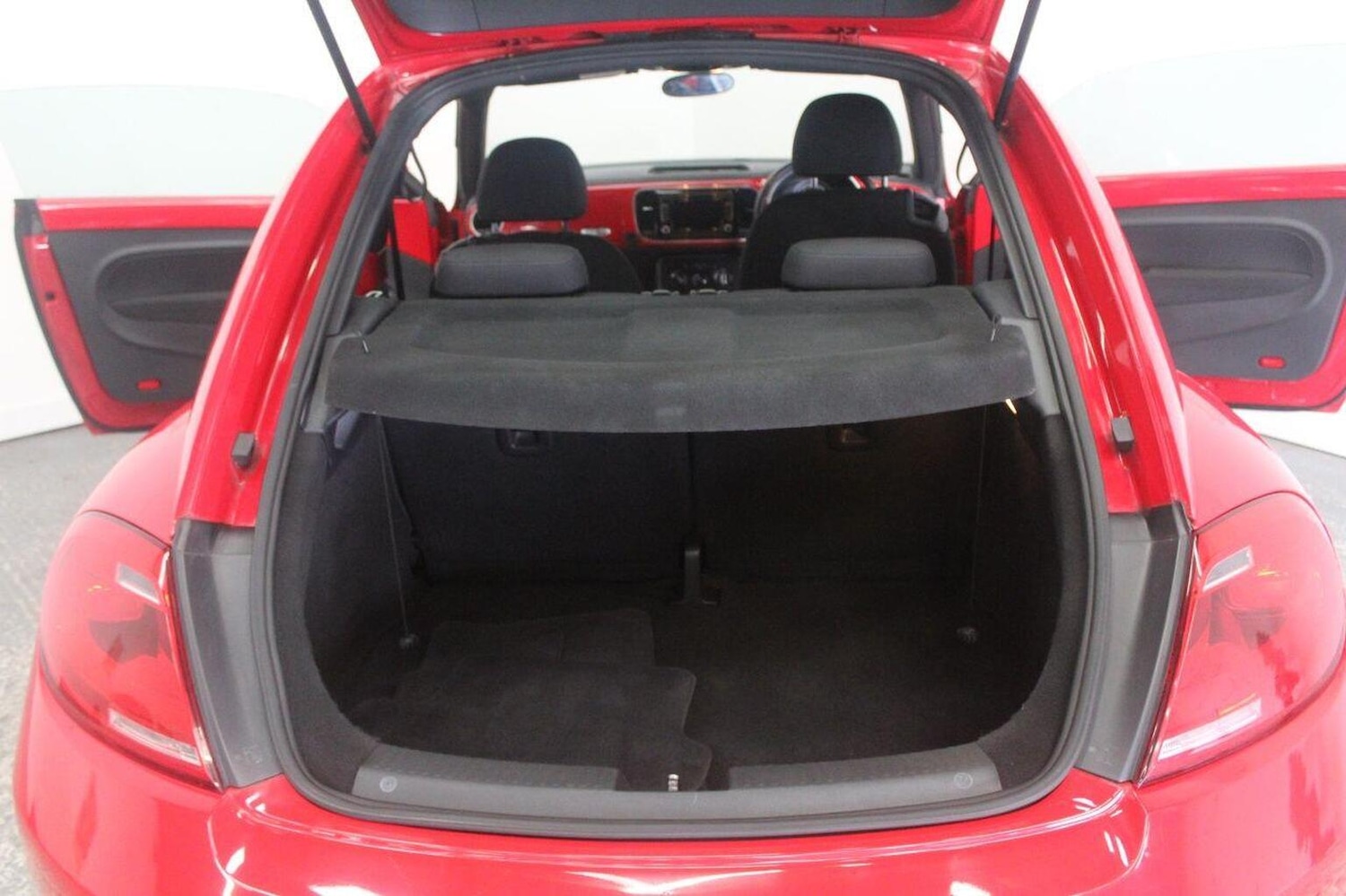 Used Volkswagen Beetle 2014 for sale - 77937969: Photo 21