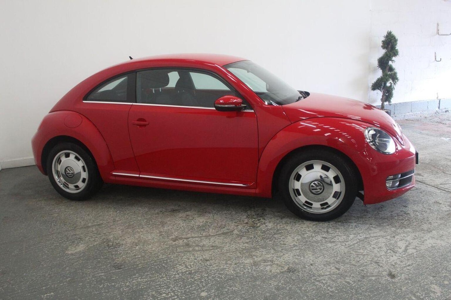 Used Volkswagen Beetle 2014 for sale - 77937969: Photo 4