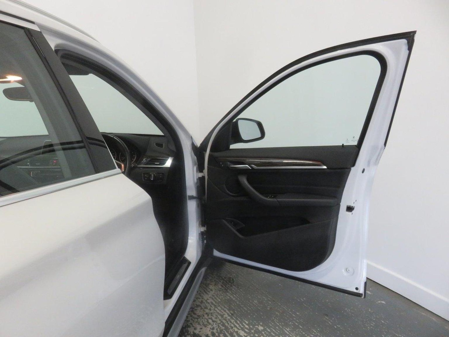 Used BMW X1 2015 for sale - 77938015: Photo 25