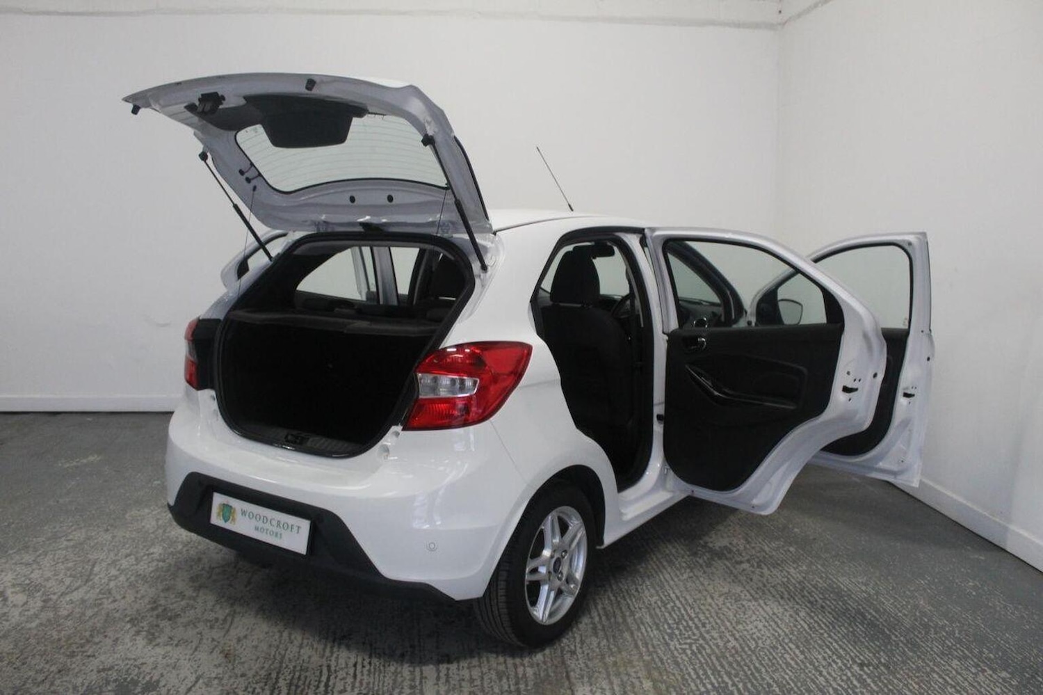 Used Ford Ka+ 2017 for sale - 77310740: Photo 20