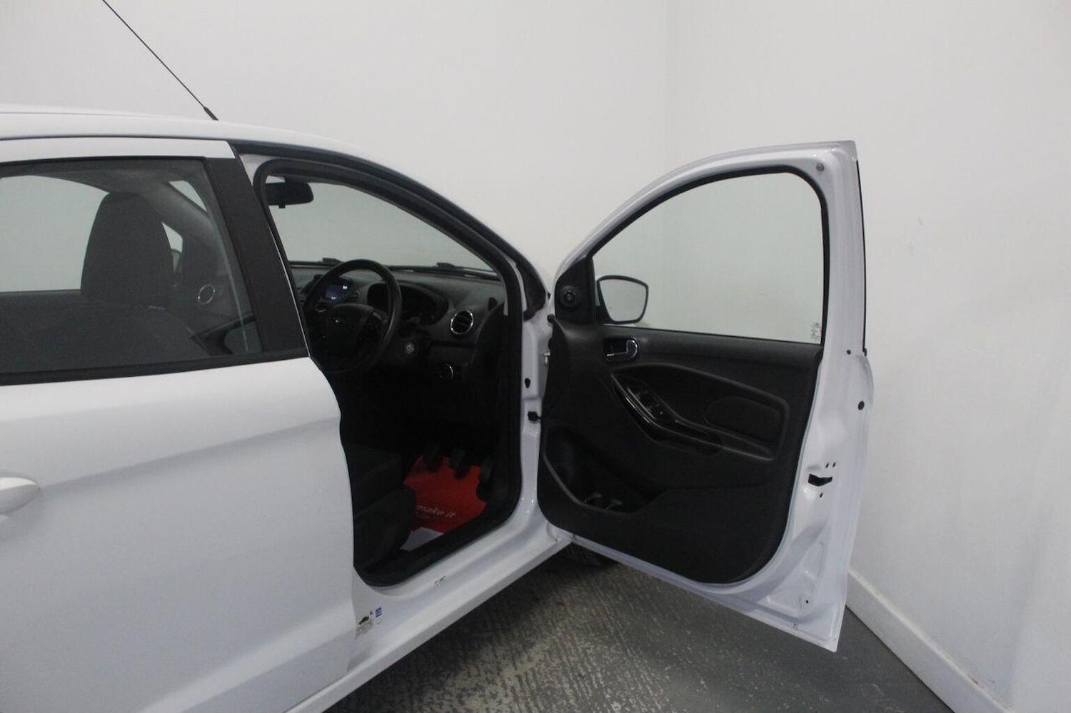 Used Ford Ka+ 2017 for sale - 77310740: Photo 23