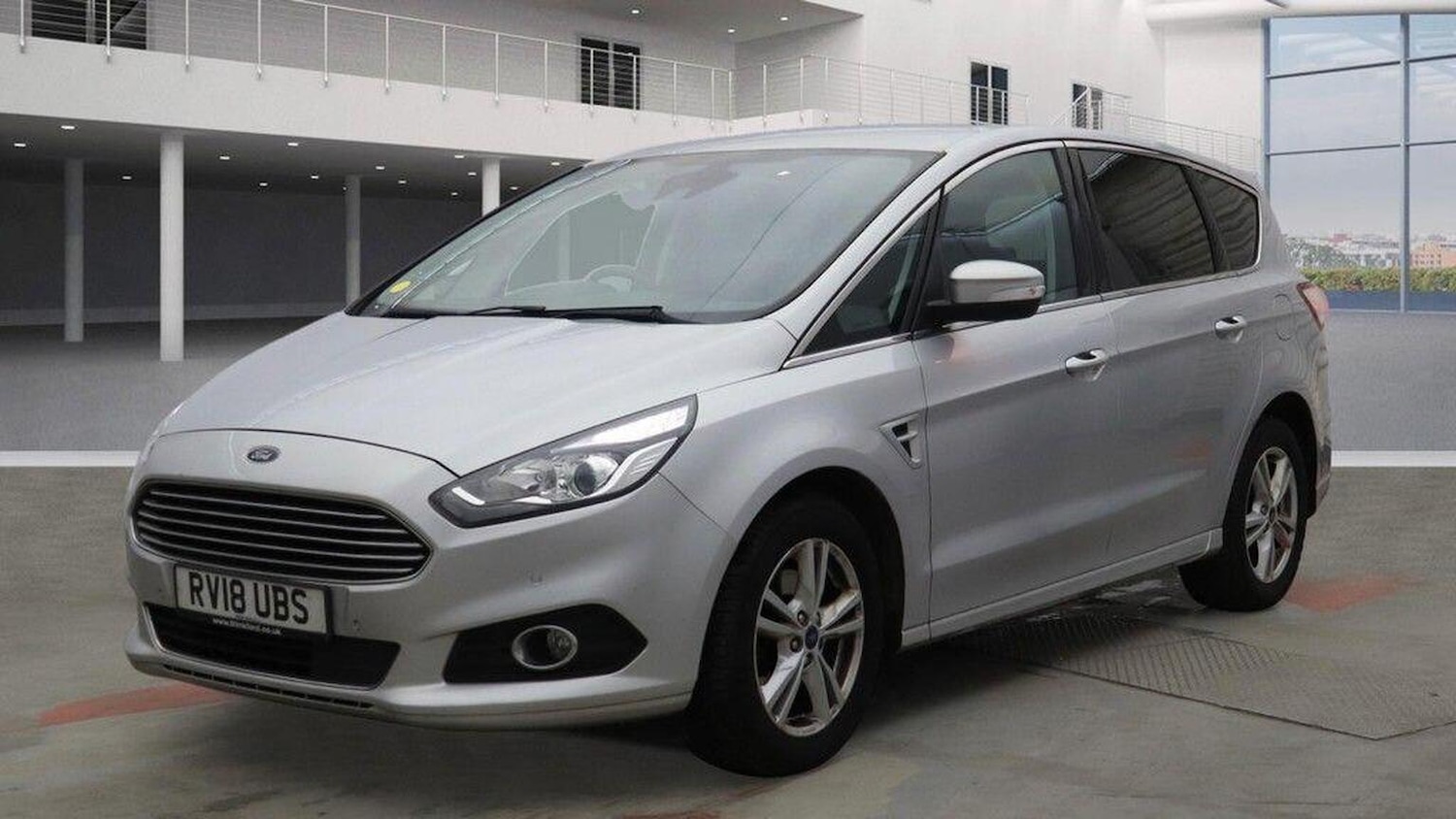 Used Ford S-Max 2018 for sale - 76583308: Photo 3