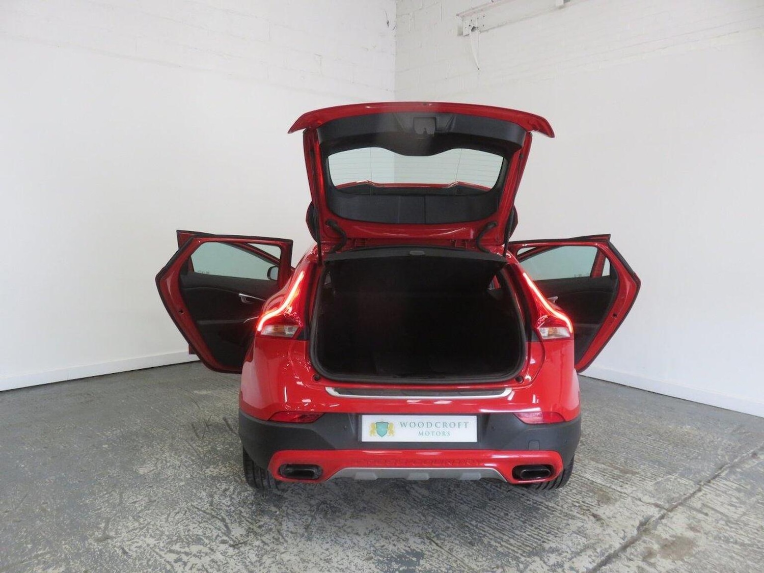 Used Volvo V40 Cross Country 2016 for sale - 77938237: Photo 21