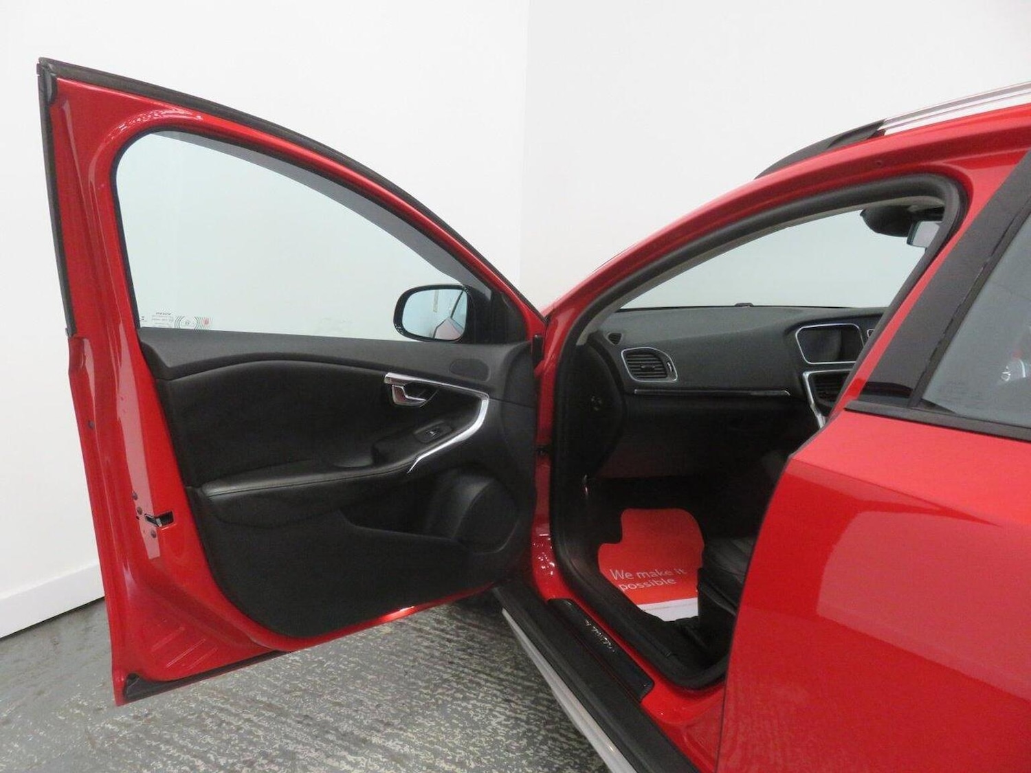 Used Volvo V40 Cross Country 2016 for sale - 77938237: Photo 25