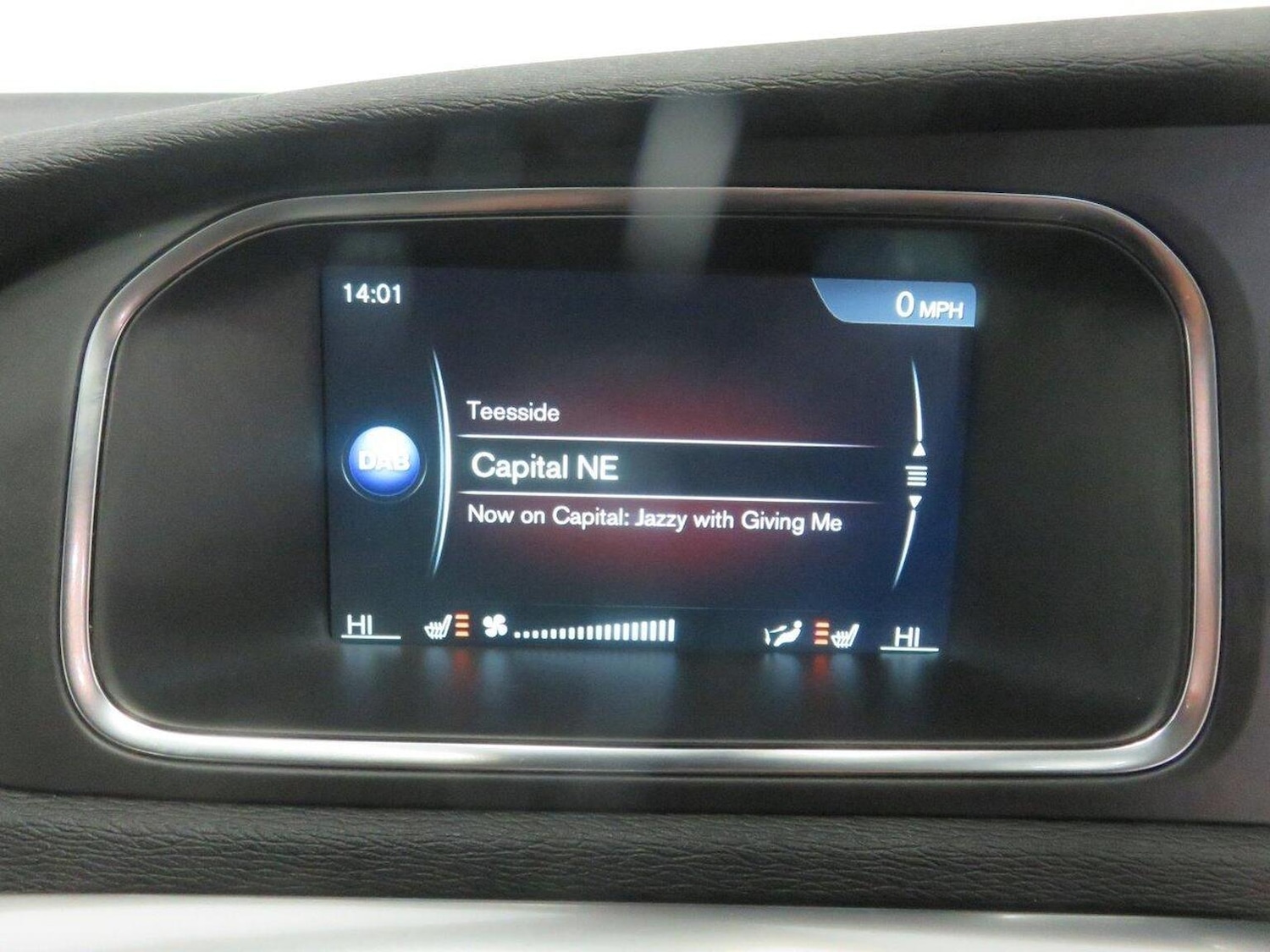 Used Volvo V40 Cross Country 2016 for sale - 77938237: Photo 32