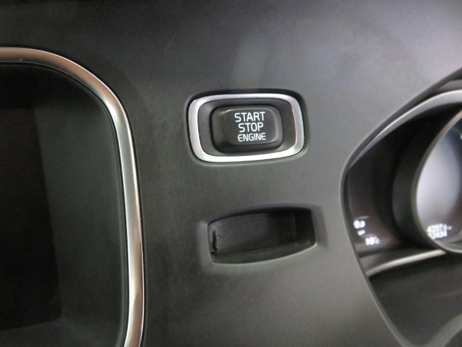 Used Volvo V40 Cross Country 2016 for sale - 77938237: Photo 36