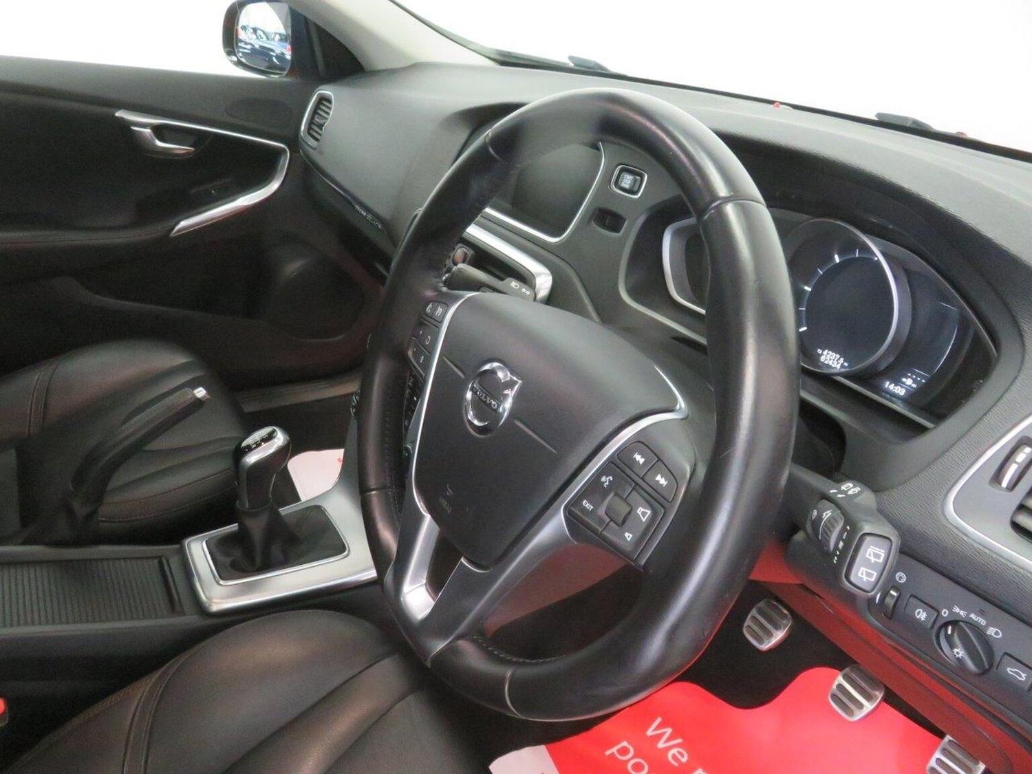 Used Volvo V40 Cross Country 2016 for sale - 77938237: Photo 41