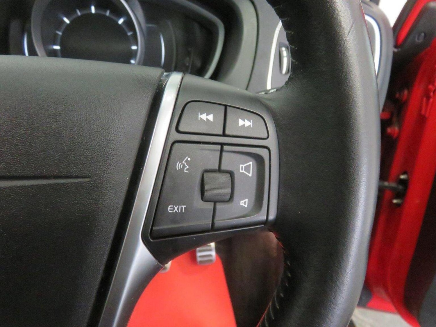 Used Volvo V40 Cross Country 2016 for sale - 77938237: Photo 43