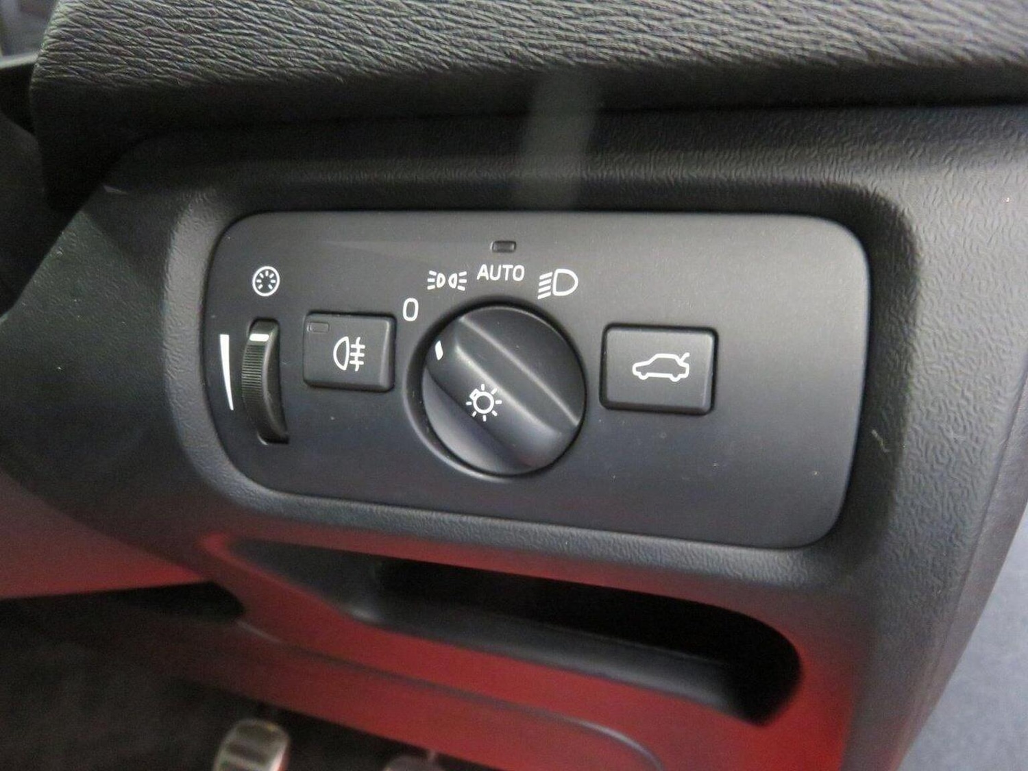 Used Volvo V40 Cross Country 2016 for sale - 77938237: Photo 44