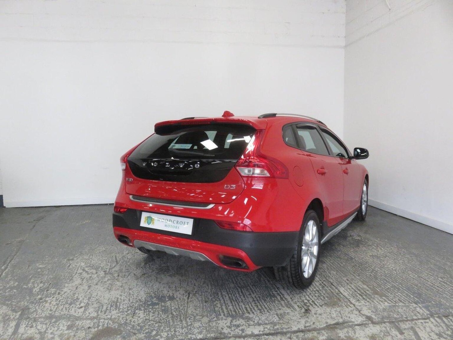 Used Volvo V40 Cross Country 2016 for sale - 77938237: Photo 8