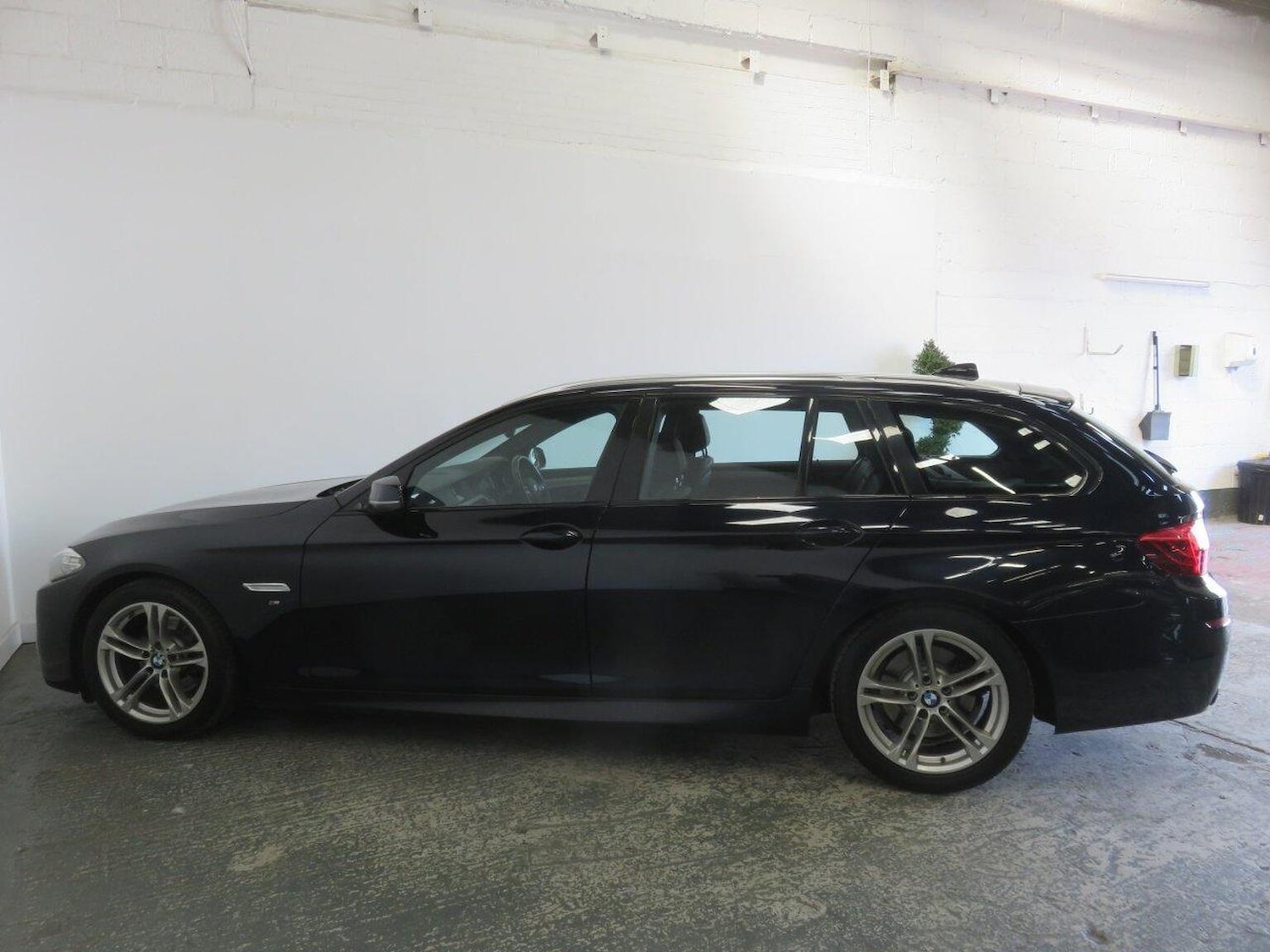 Used BMW 5 Series 2016 for sale - 77938022: Photo 10