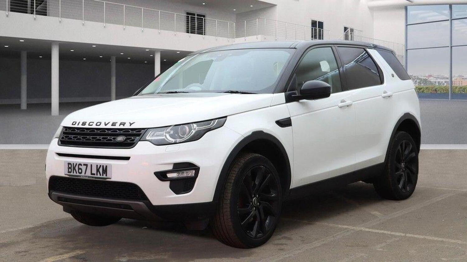 Used Land Rover Discovery Sport 2017 for sale - 77541678: Photo 2