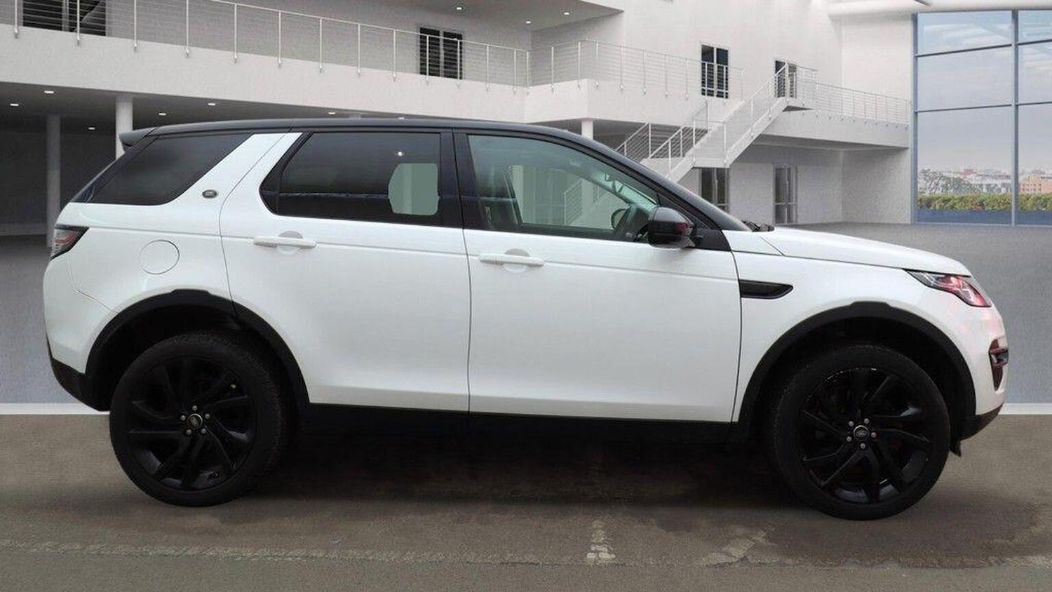 Used Land Rover Discovery Sport 2017 for sale - 77541678: Photo 7