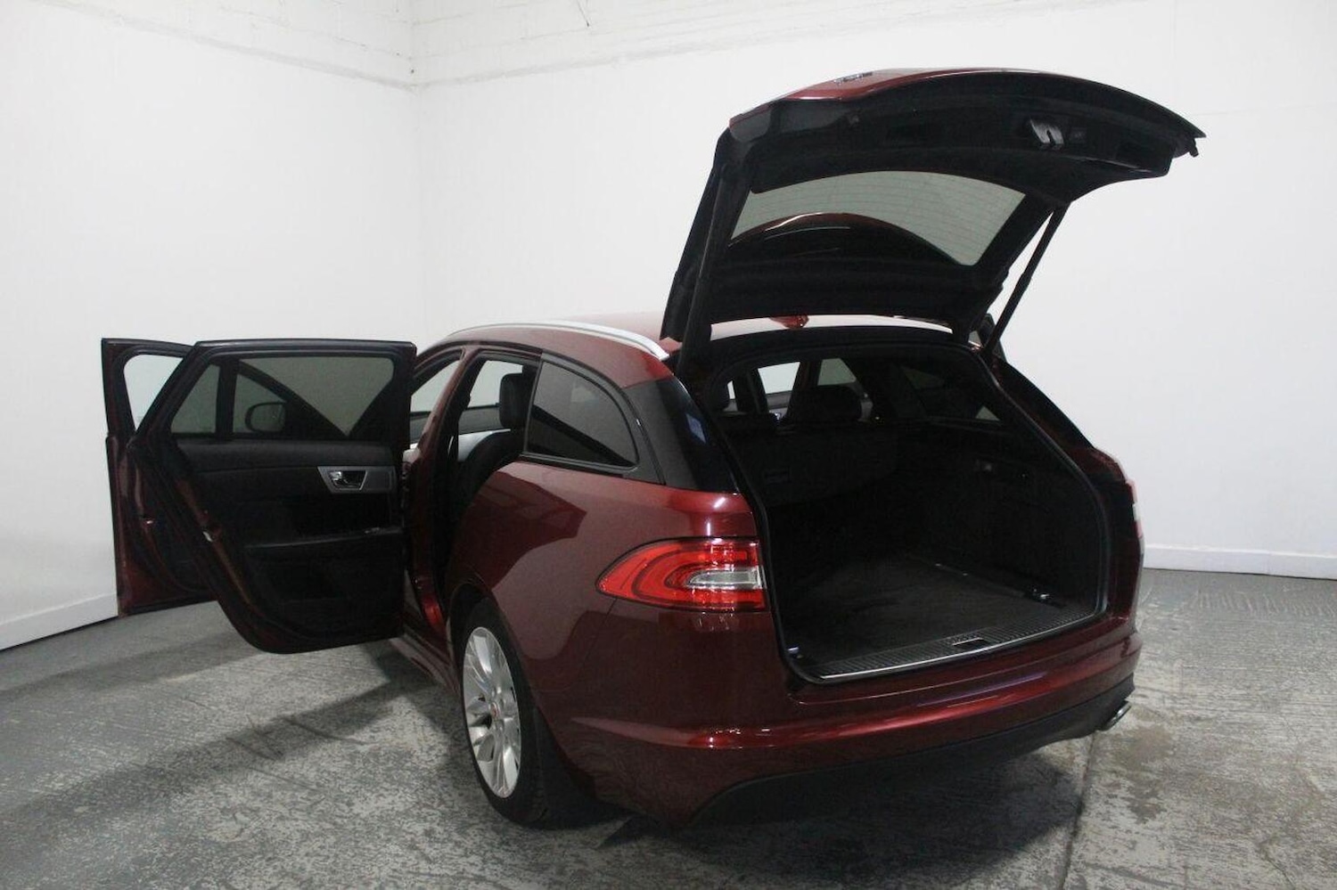 Used Jaguar XF 2014 for sale - 76904694: Photo 21