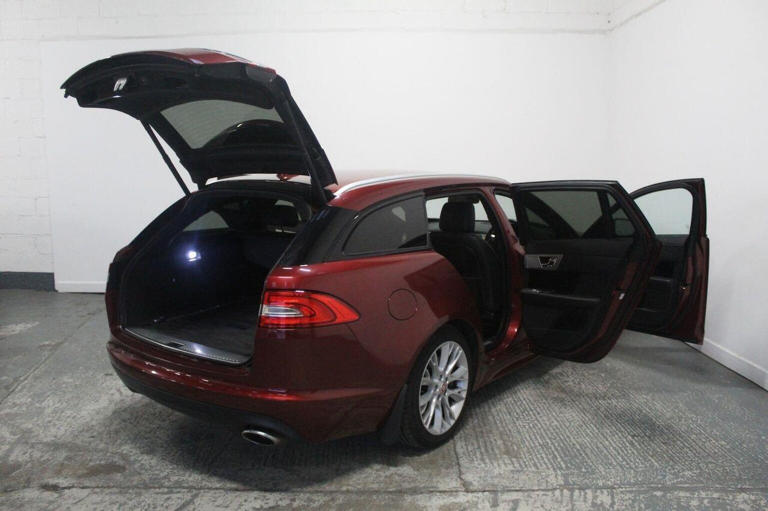 Used Jaguar XF 2014 for sale - 76904694: Photo 22