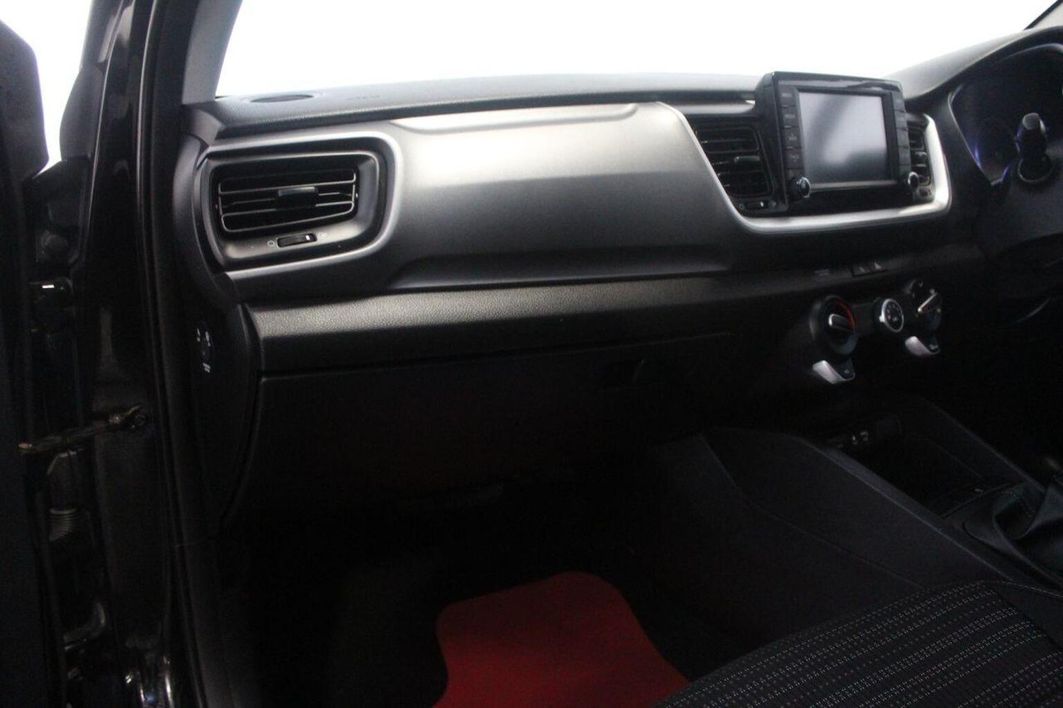 Used Kia Stonic 2018 for sale - 76941759: Photo 30