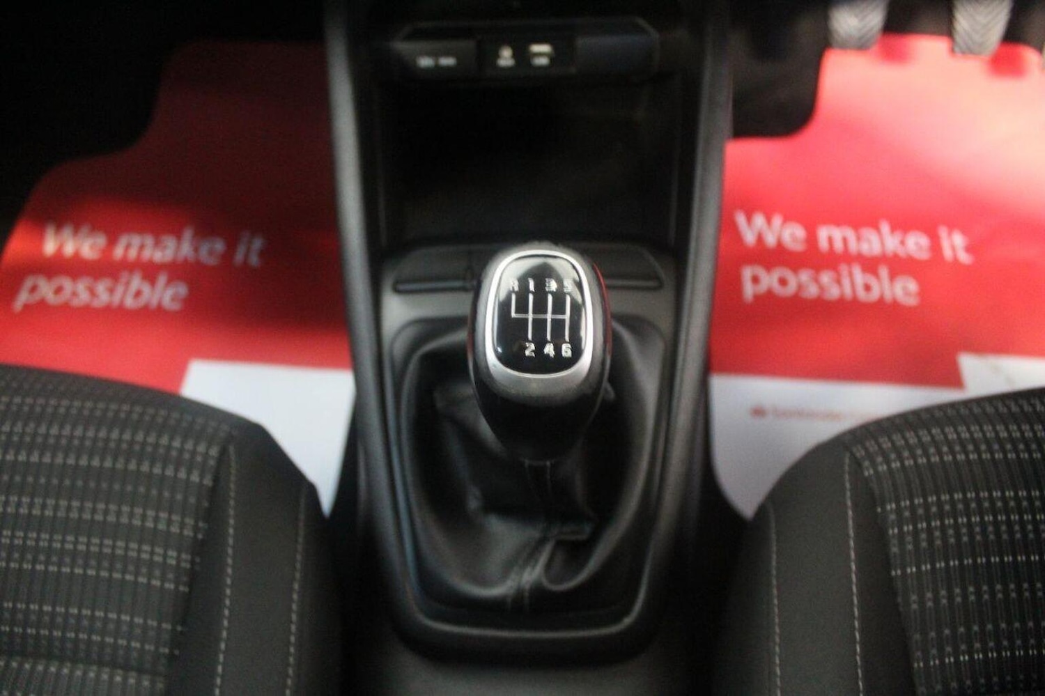 Used Kia Stonic 2018 for sale - 76941759: Photo 40