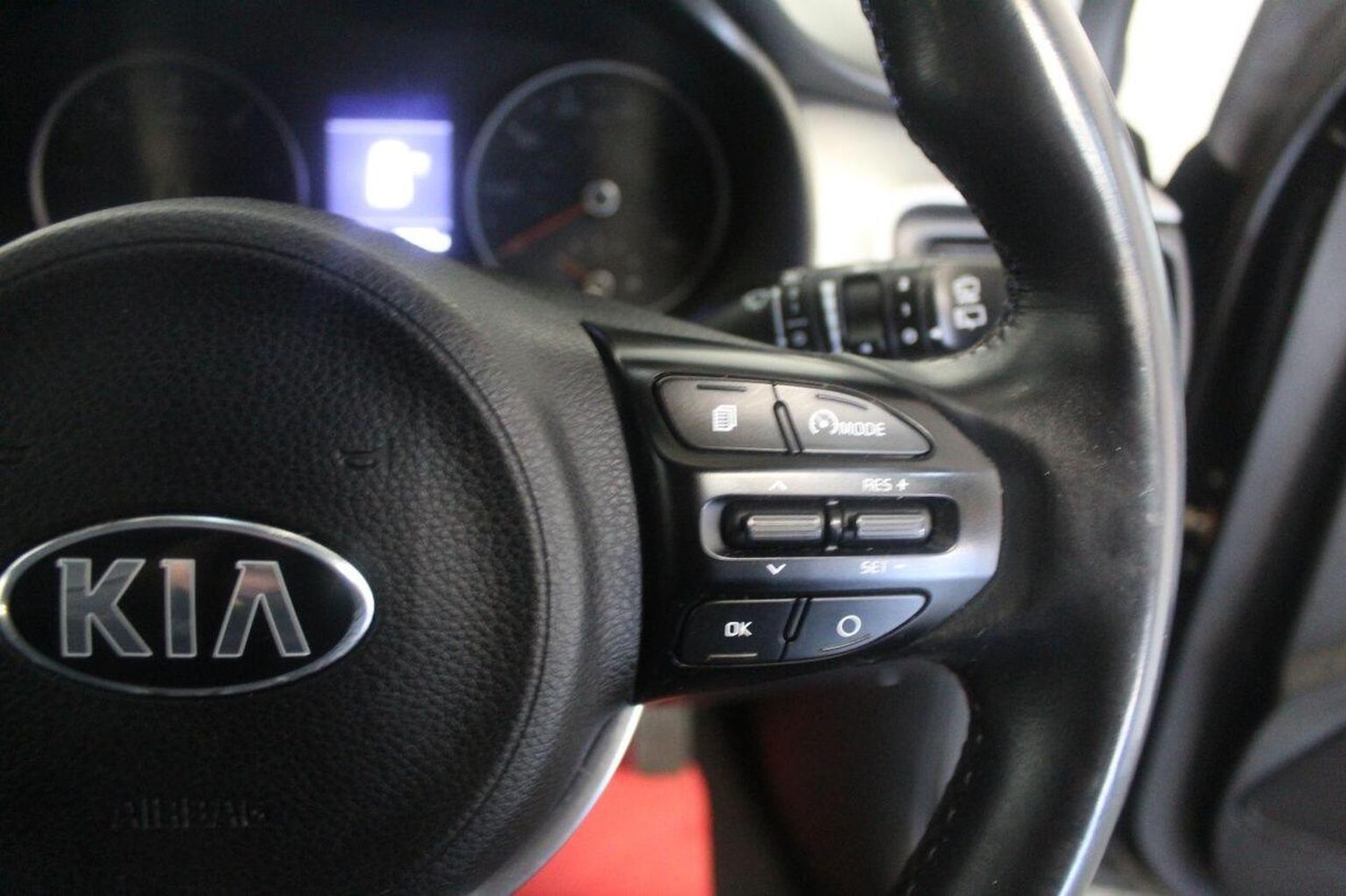 Used Kia Stonic 2018 for sale - 76941759: Photo 43