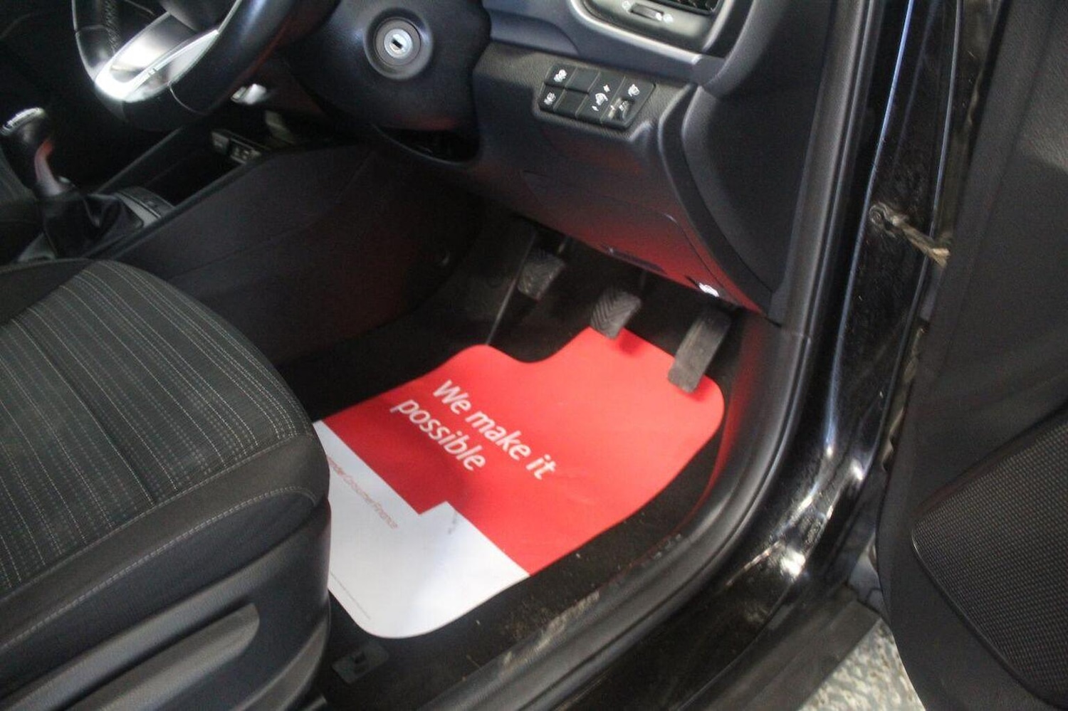 Used Kia Stonic 2018 for sale - 76941759: Photo 46