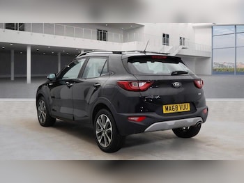 Used Kia Stonic 2018 for sale - 76941759: Photo