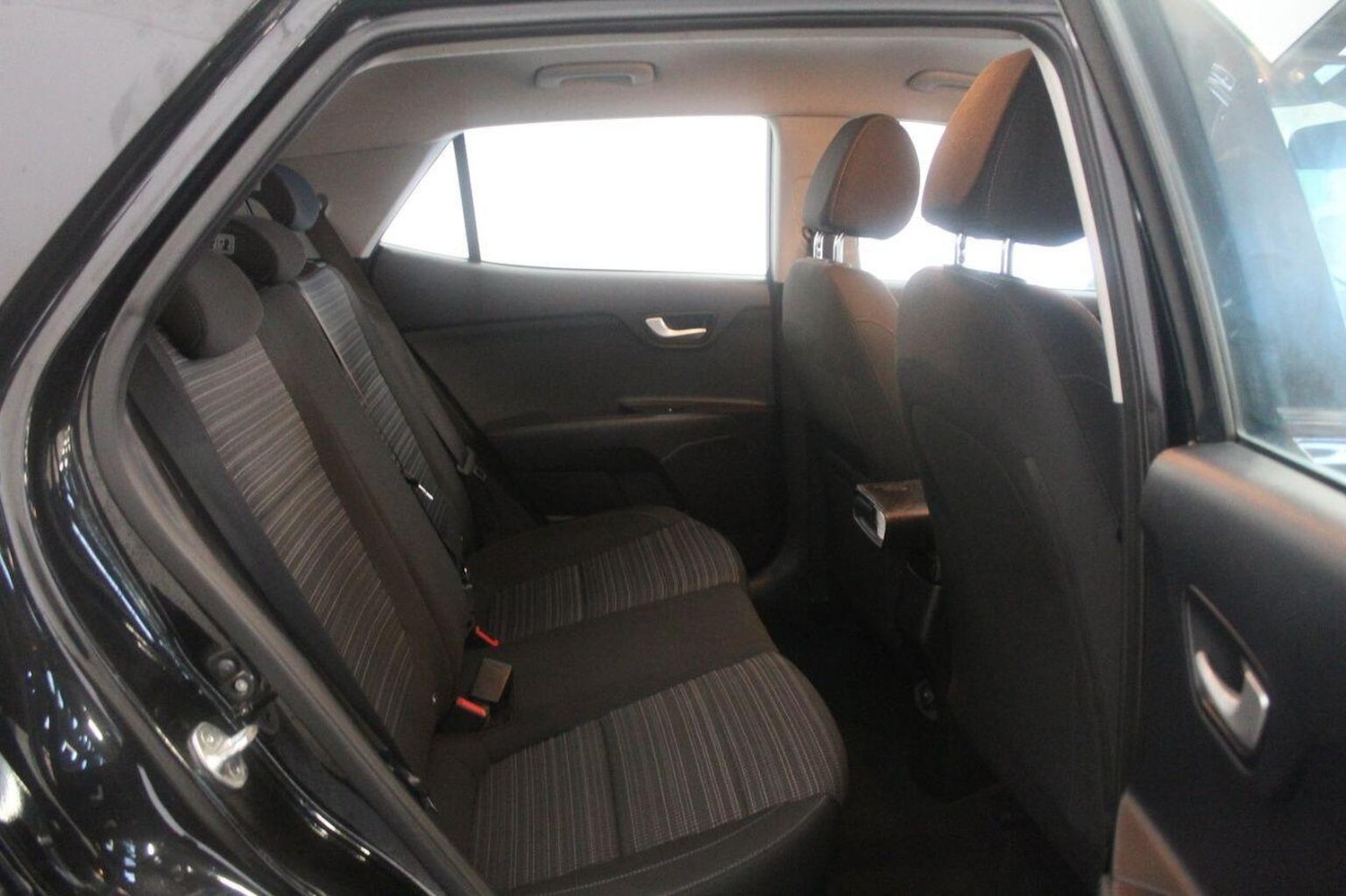 Used Kia Stonic 2018 for sale - 76941759: Photo 50