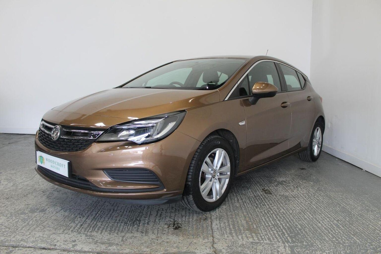 Used Vauxhall Astra 2017 for sale - 76793841: Photo 2