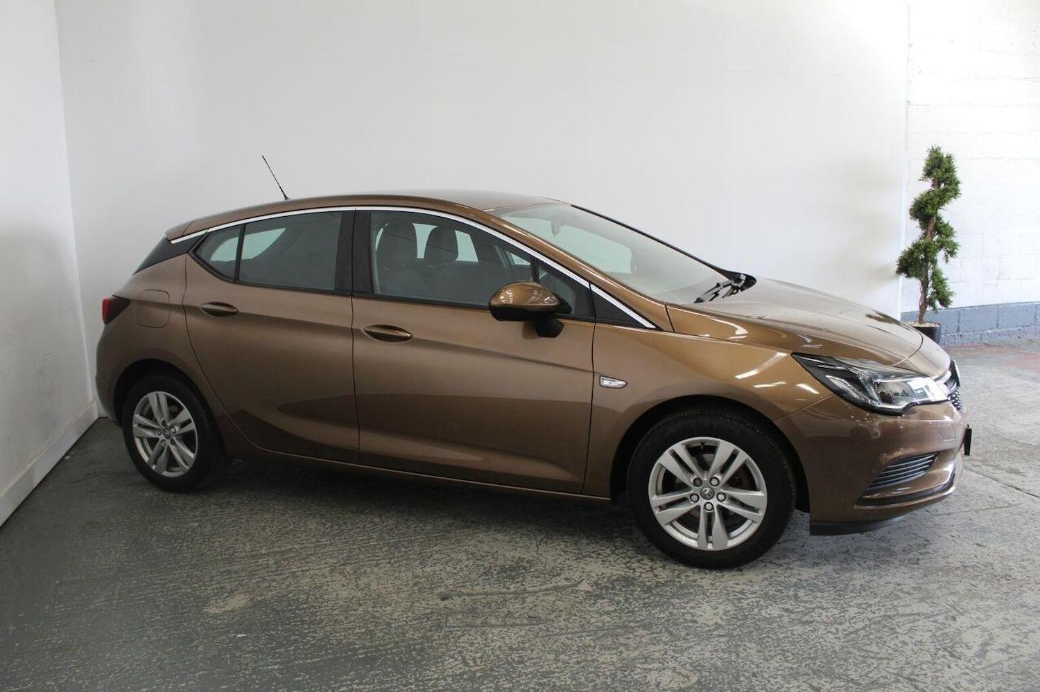 Used Vauxhall Astra 2017 for sale - 76793841: Photo 4