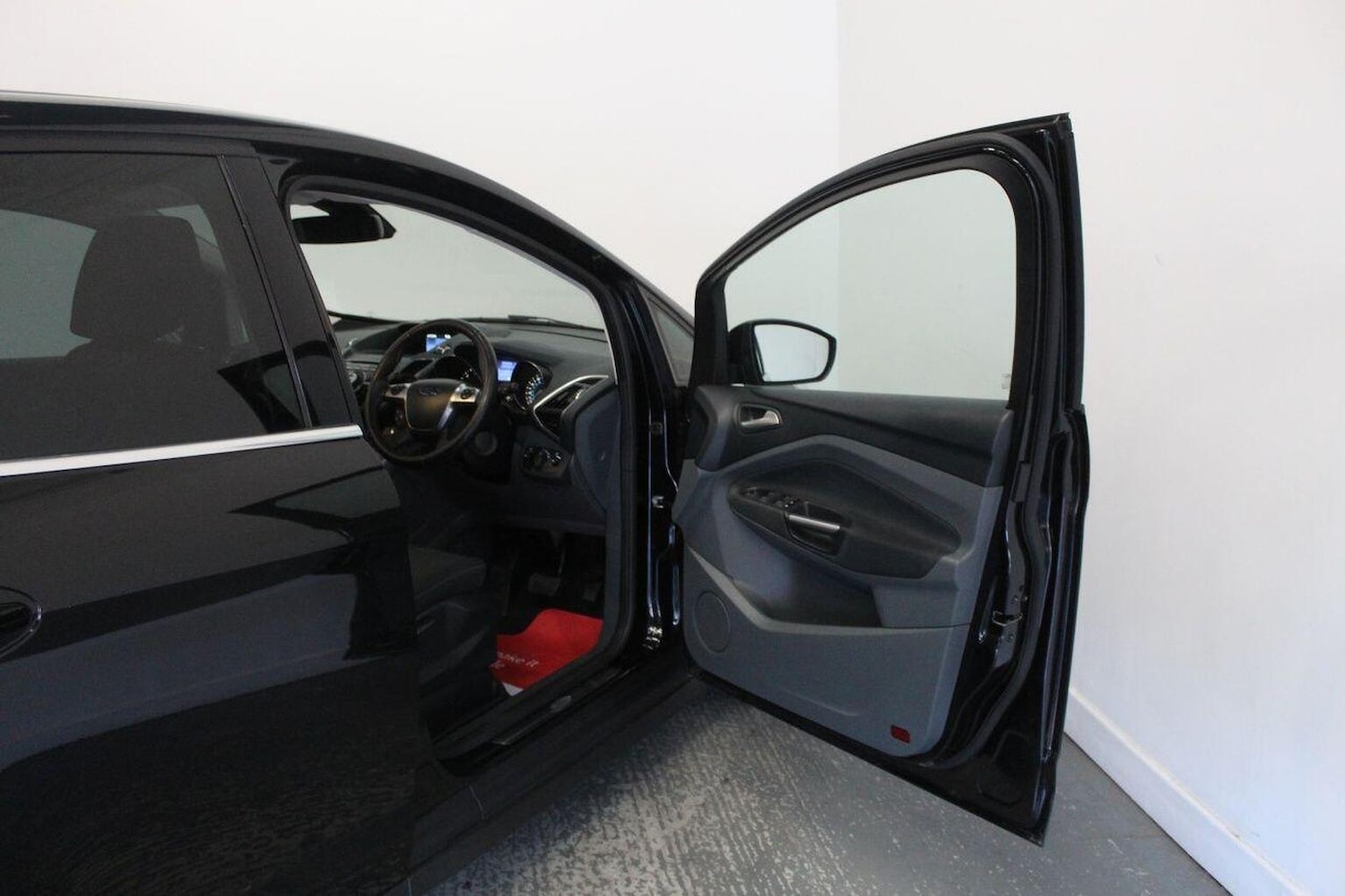 Used Ford C-Max 2015 for sale - 76963423: Photo 23