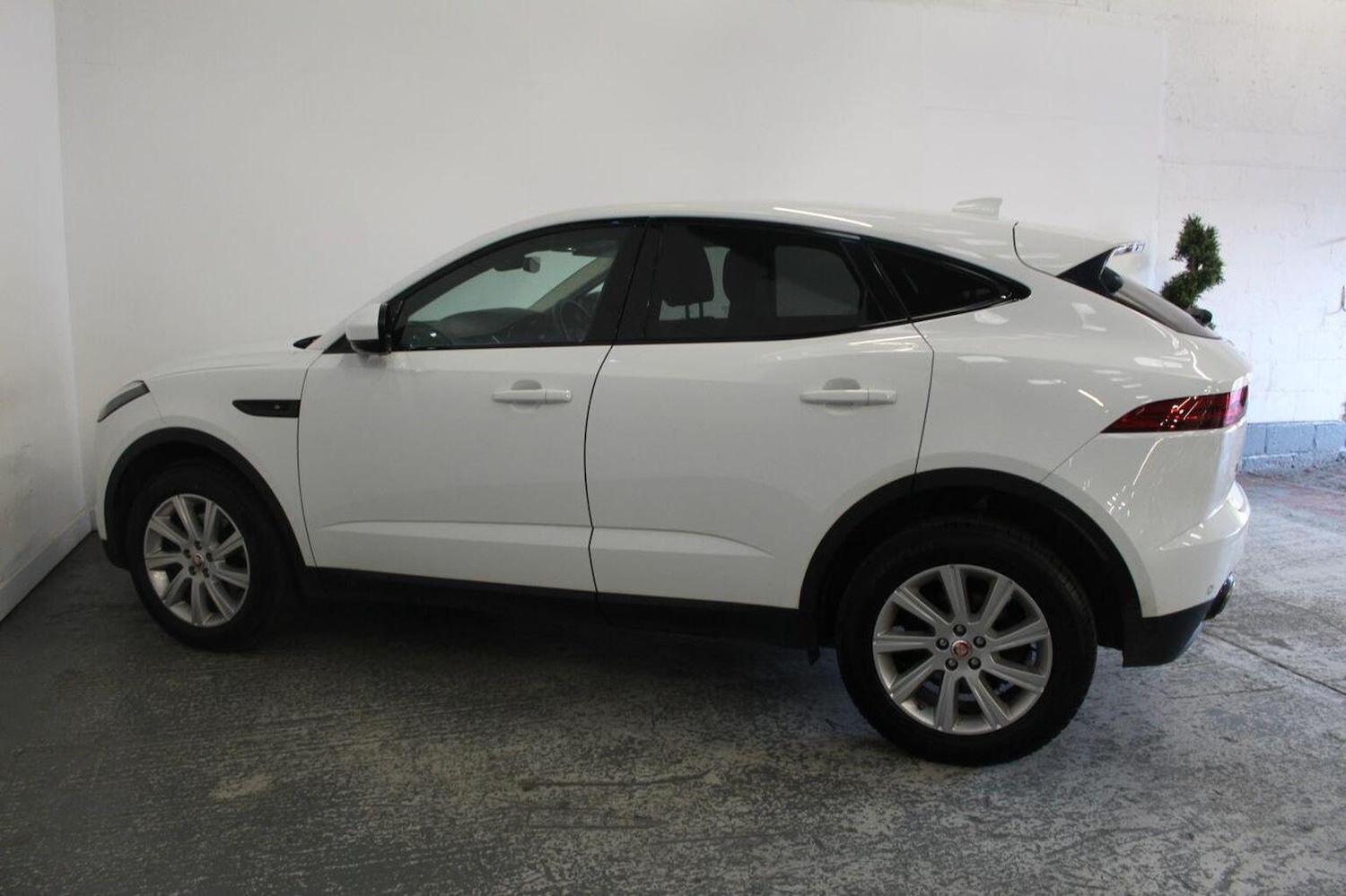 Used Jaguar E-Pace 2019 for sale - 77027923: Photo 10