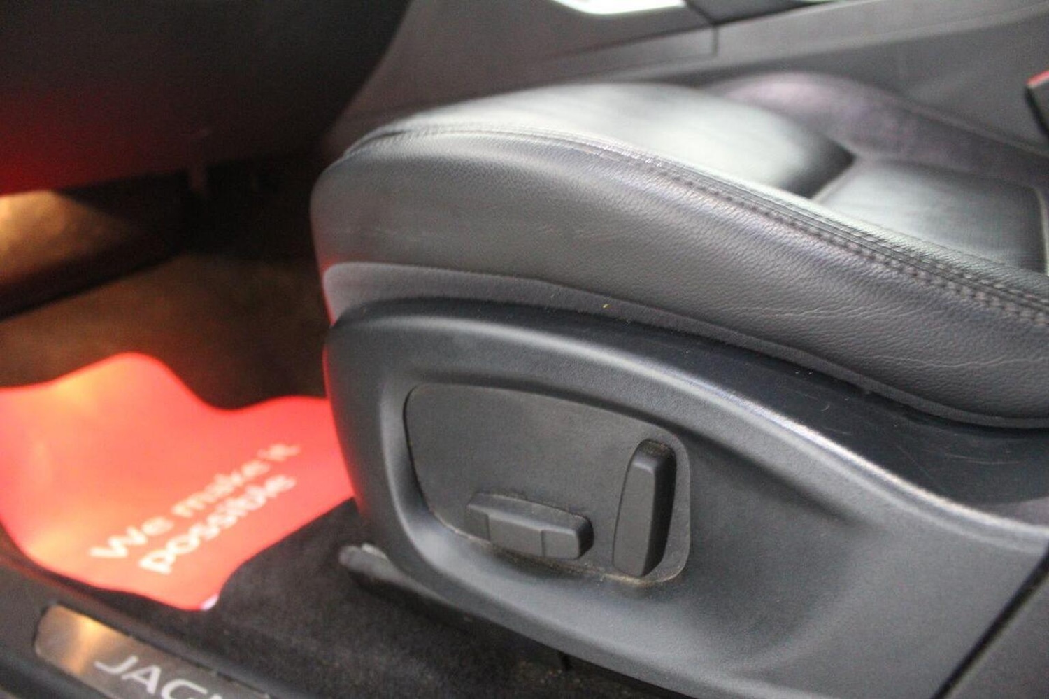 Used Jaguar E-Pace 2019 for sale - 77027923: Photo 33