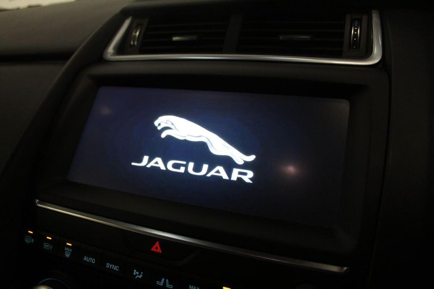 Used Jaguar E-Pace 2019 for sale - 77027923: Photo 35