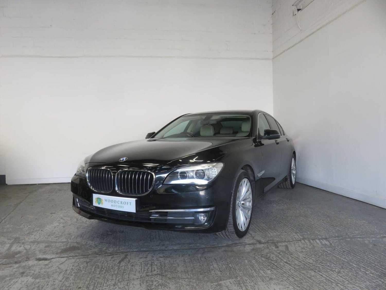 Used BMW 7 Series 2013 for sale - 77938007: Photo 2