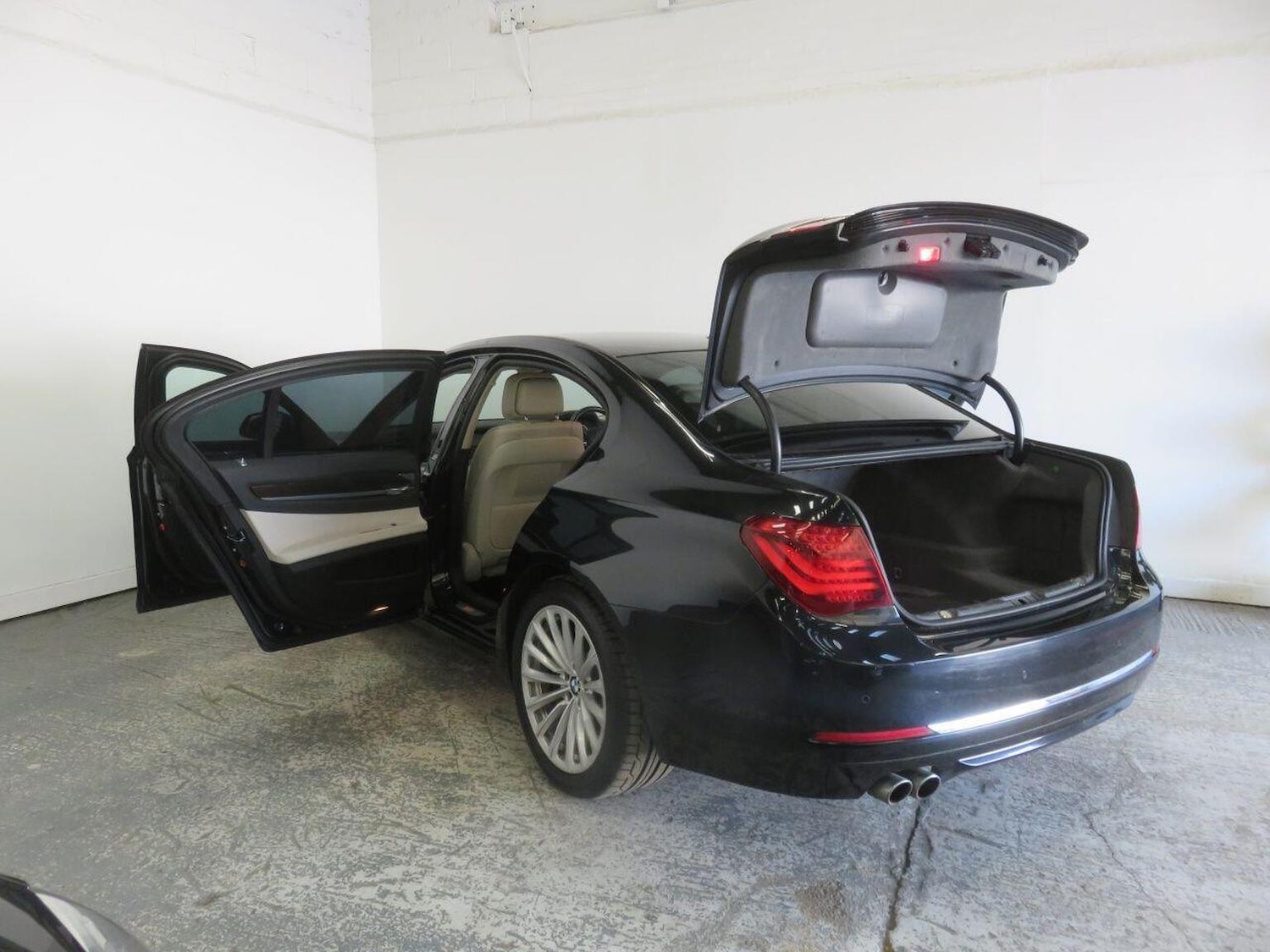 Used BMW 7 Series 2013 for sale - 77938007: Photo 20