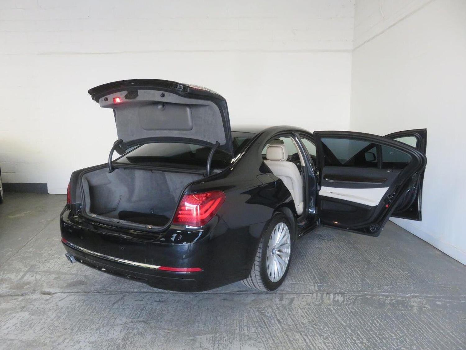 Used BMW 7 Series 2013 for sale - 77938007: Photo 21